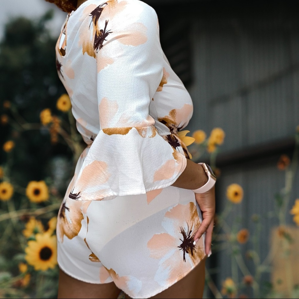 FLORAL ROMPER - Picture 2 of 6
